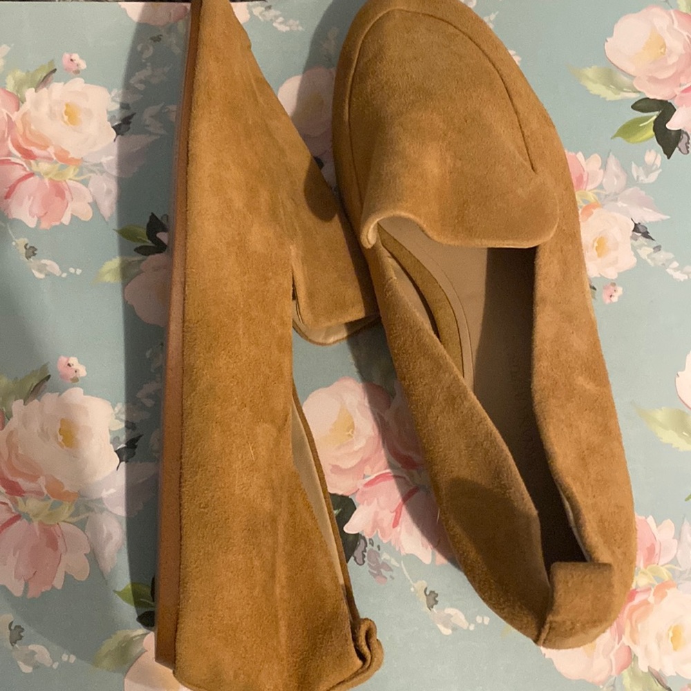 Banana Republic suede loafers sz 7.5